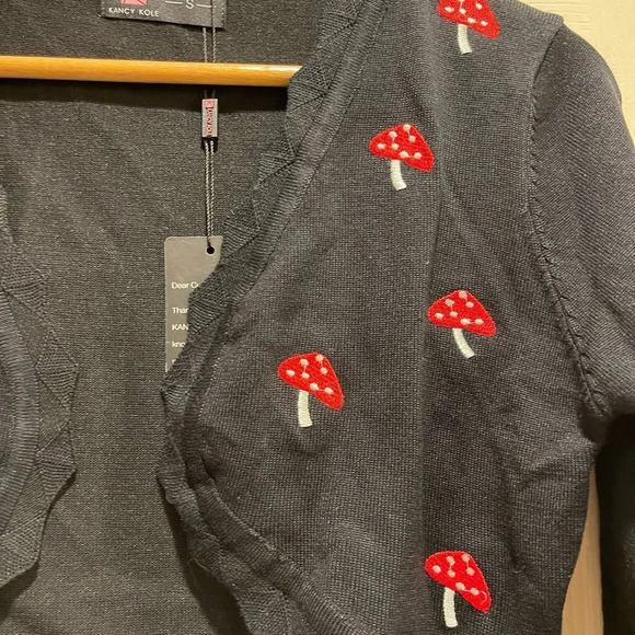 🎉🎉🎉HOST-PICK🎉🎉🎉MUSHROOM Crop Cardigan, Multiple Sizes, NWT - Picture 6 of 8